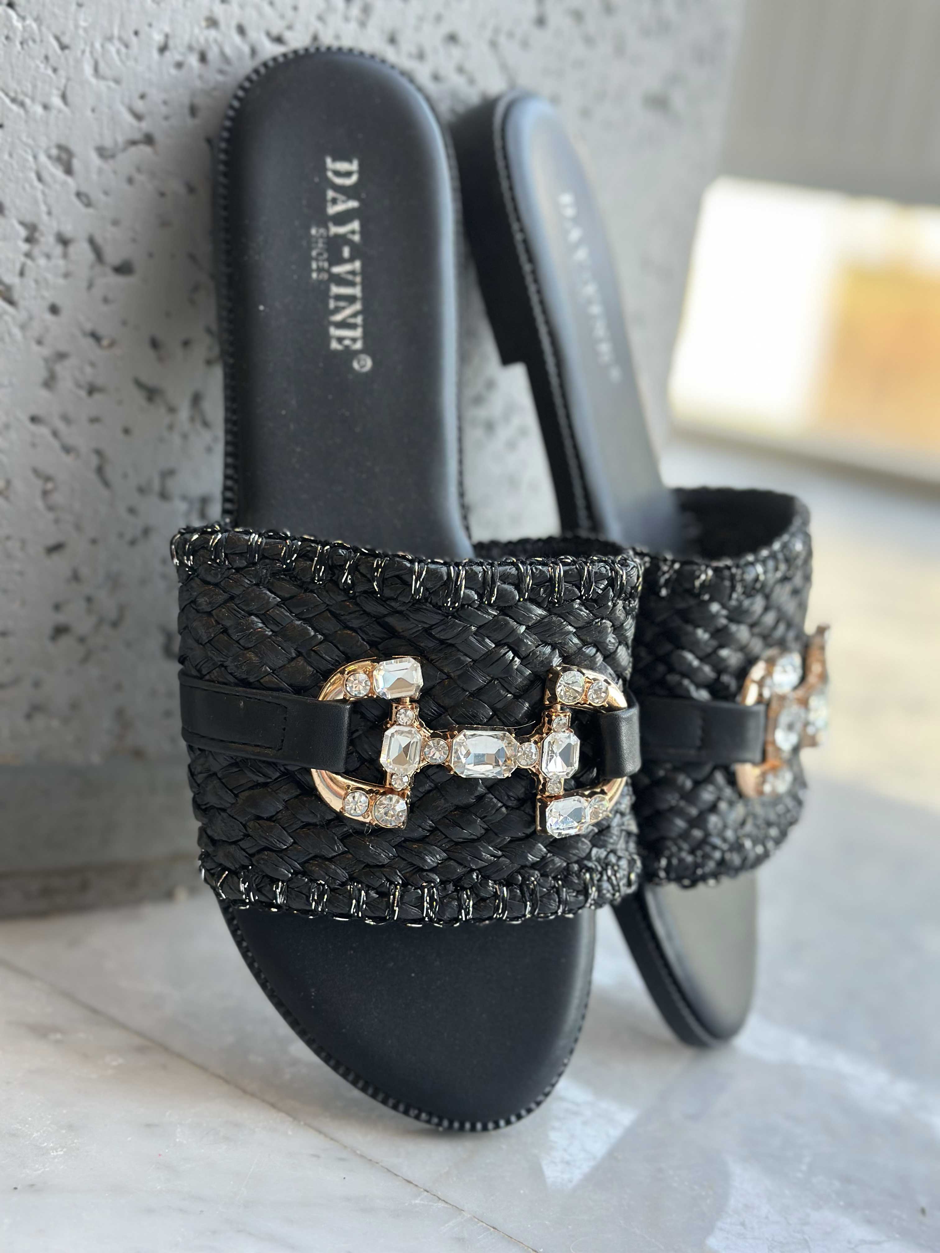 Vicki - Søde sandaler med flet og spænde af similisten